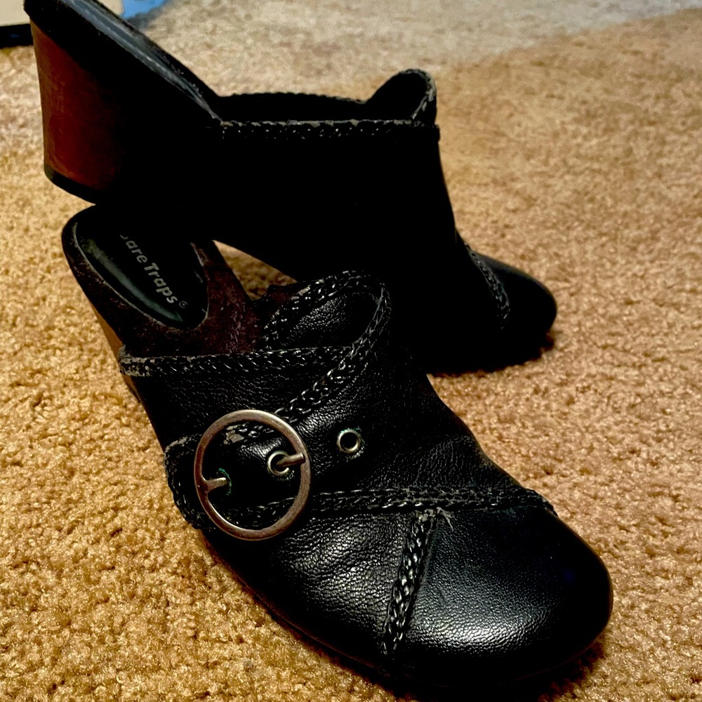 Women’s, size 8.5 black “Bare Trapps”. Brand